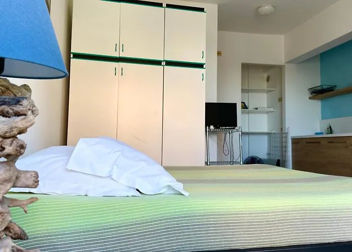 Palme 6 - Marcelli, Bilocale Con Doppio Giardino, Le Palme